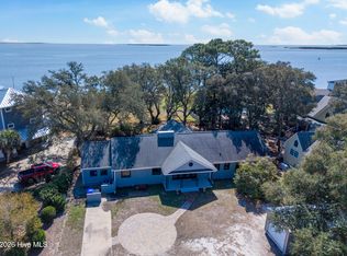 304 River Dr, Southport, NC 28461