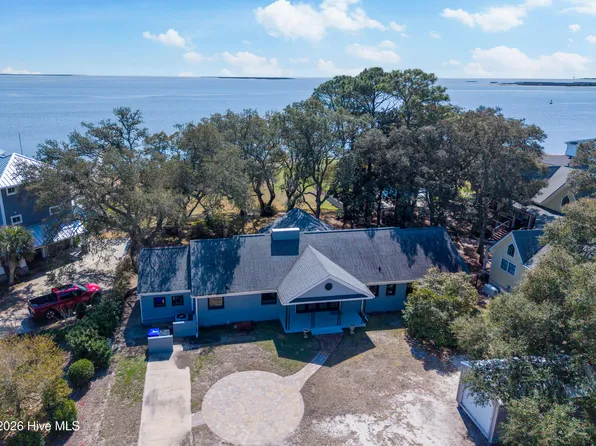 304 River Drive, Southport, NC 28461