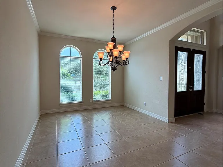 5423 Lachlan Springs Ln — Photo 4