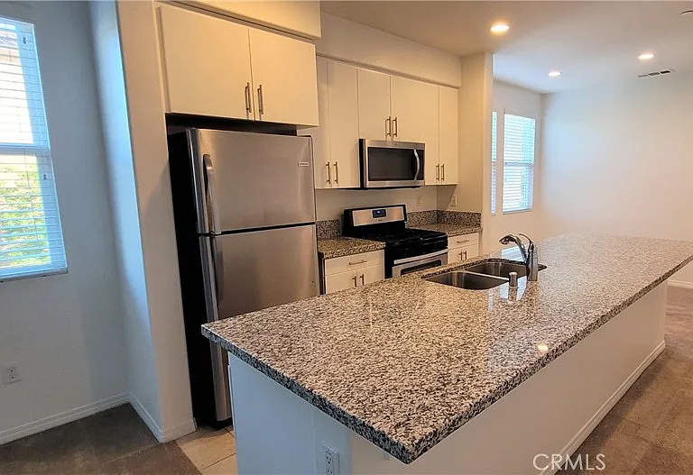 278 S Arroyo Dr #D — Photo 4