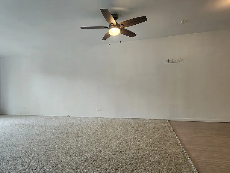 1095 Miller Ln — Photo 7