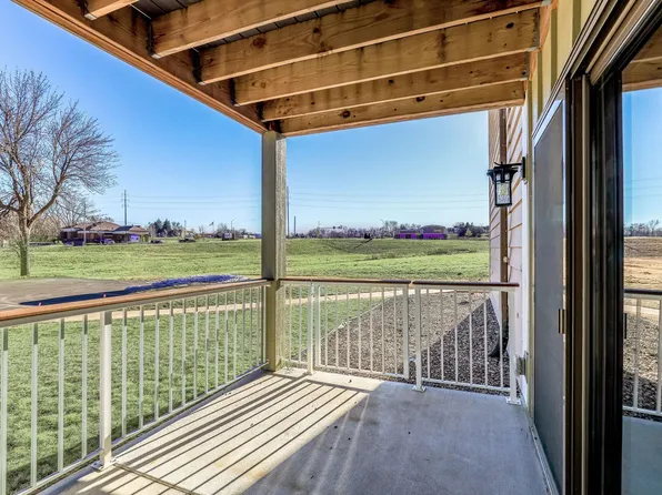 570 Whispering Ln APT 102, Hastings, MN 55033