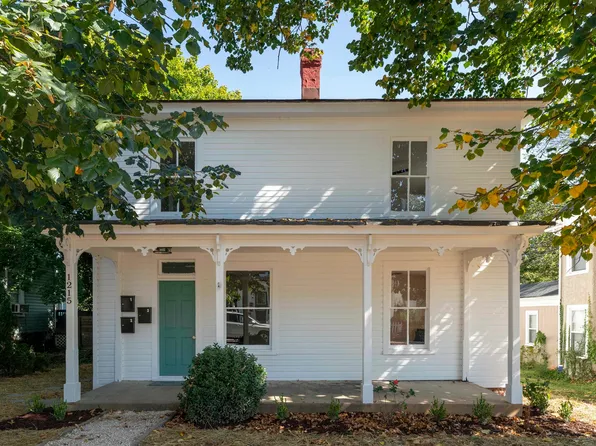 1215 Walnut St, Staunton, VA 24401