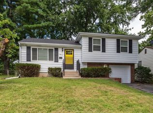 4816 N Sycamore Dr, Kansas City, MO 64119