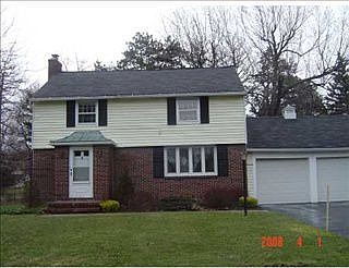 2nd image of 32 Ely Dr