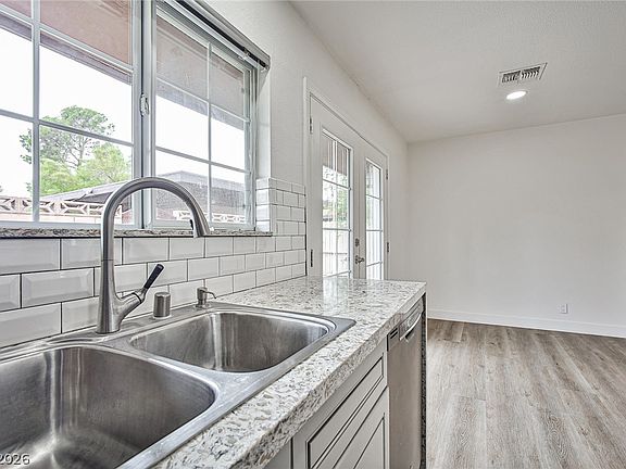4th image of 6216 Meadowhaven Ln