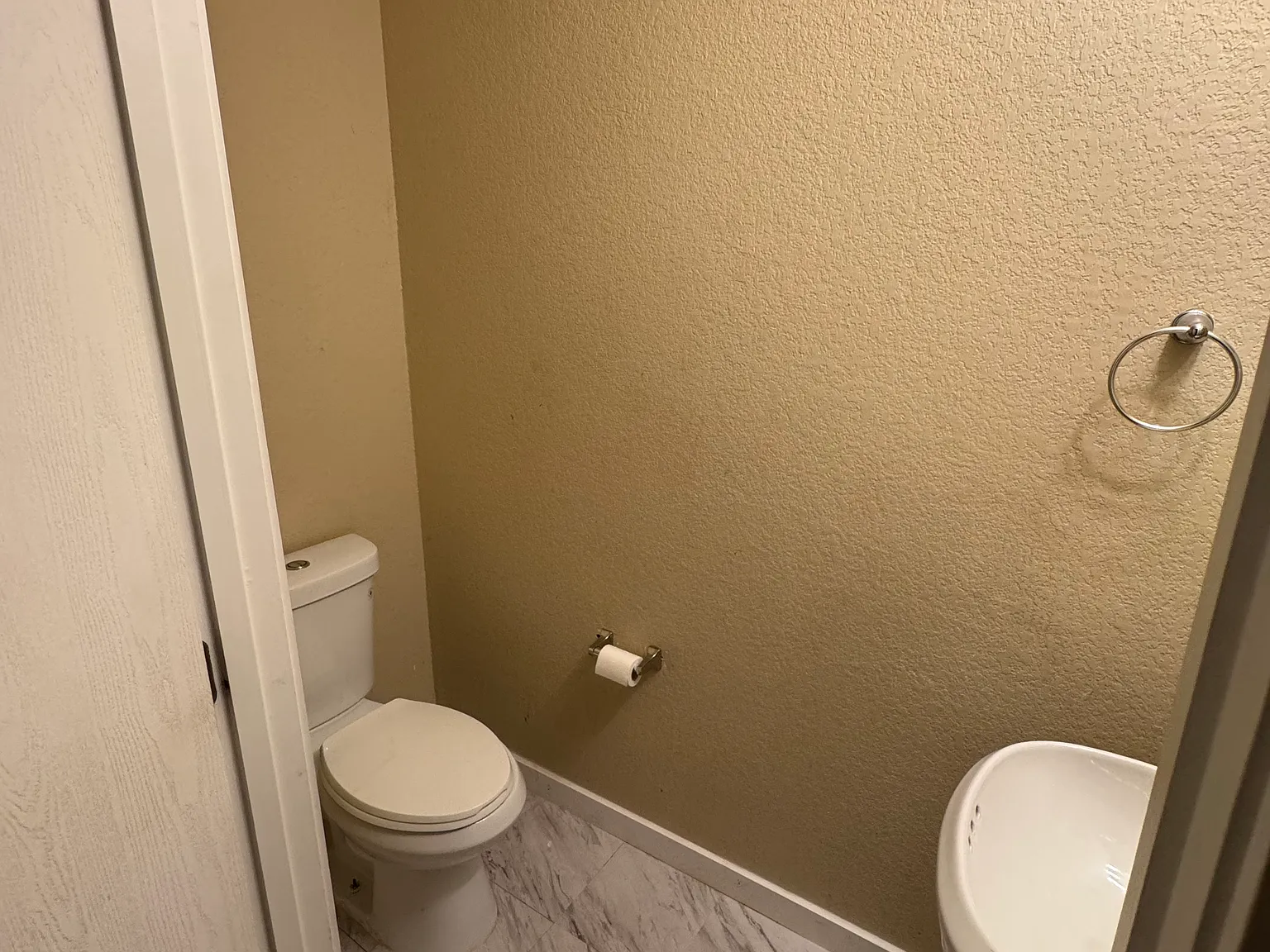 3 bed, 2.5 bath, 2060 sqft, $1,950 — Photo 3