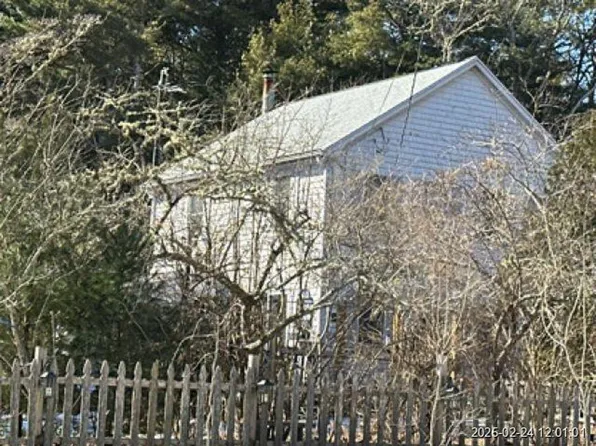 147 Great Neck Rd, Wareham, MA 02571