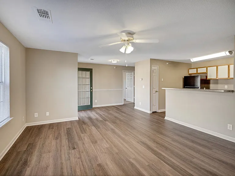 Stylish finishes and modern comforts await at Cambury Hills Apartments, 16255 Emmet Plaza, Omaha, NE 68116. Professionally Operated by Highlands Vista Group.