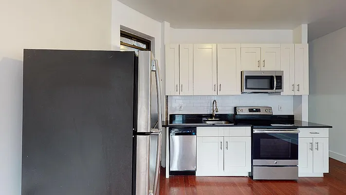 Rented by Bond New York | media 11