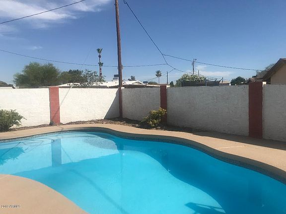 2nd image of 3017 W Country Gables Dr