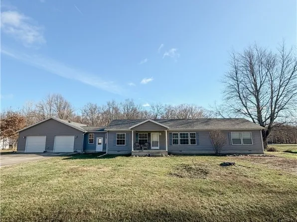10181 N Firebaugh St, Stoy, IL 62464