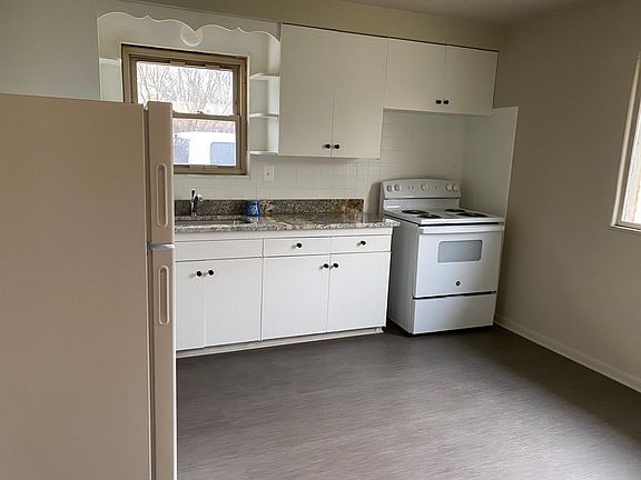 5th image of 830 Frank Ave