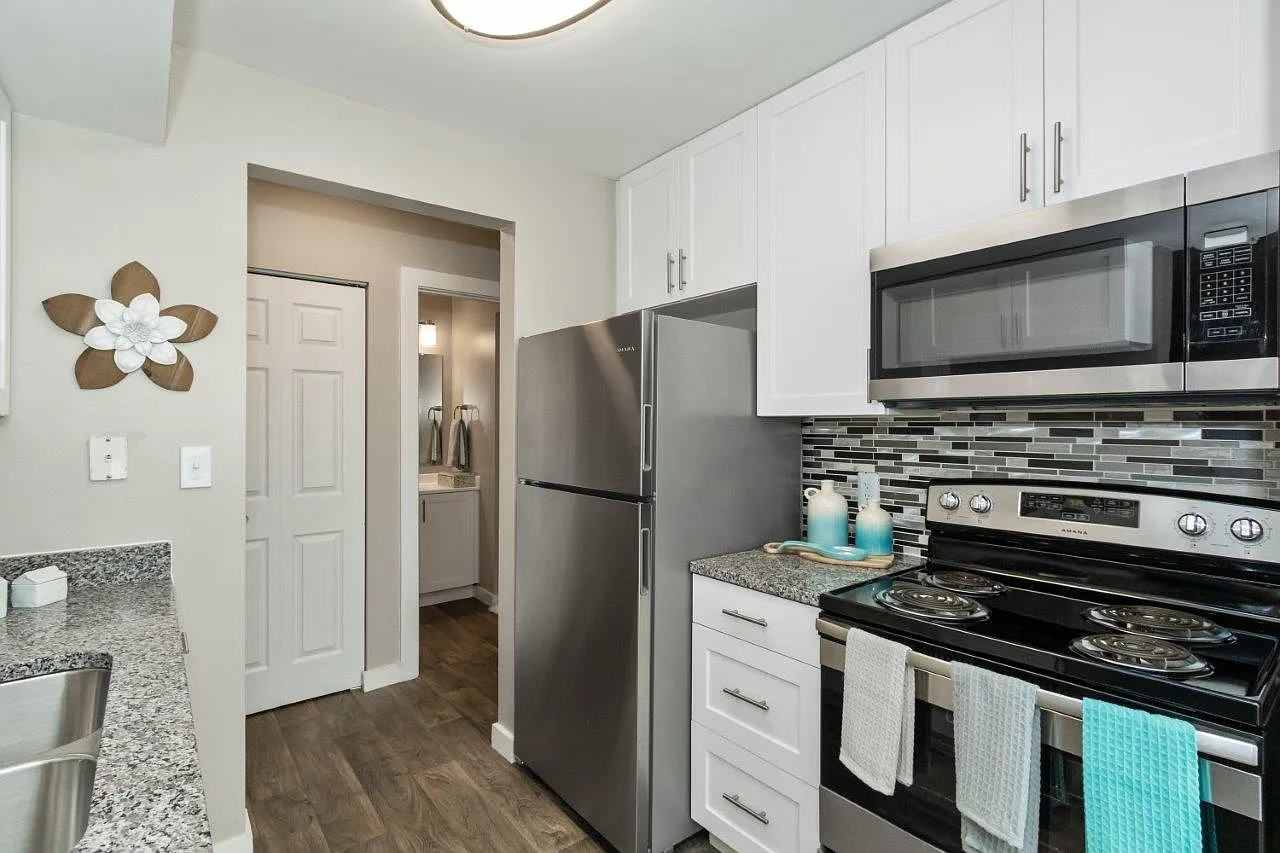 Parkside at Castleton Square Apartments and Townhomes — Photo 3