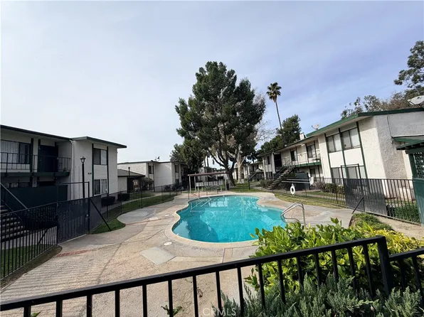 1735 E Washington St, Colton, CA 92324