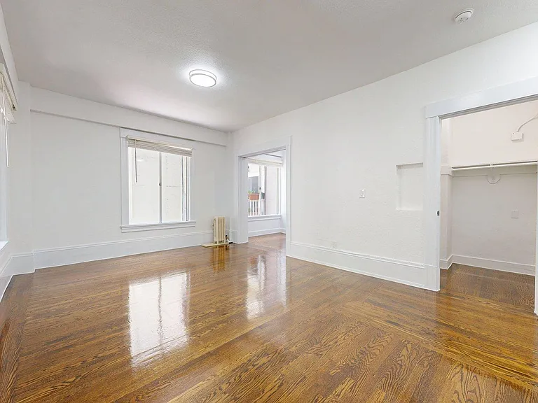 1060 Bush Street — Photo 15