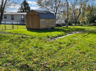 100 Elm St, Henry, SD 57243