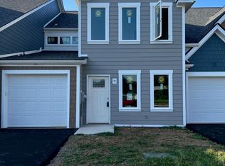 136 W Calhoun St, Salem, VA 24153