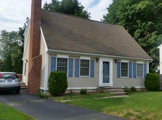 74 Kingsbury Ln, Glastonbury, CT 06033