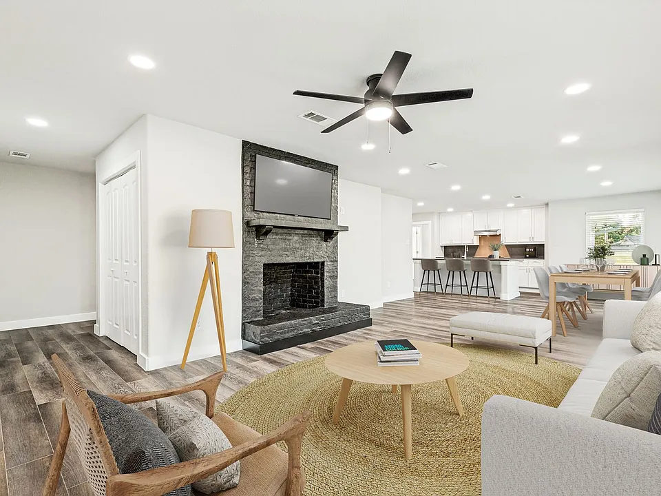 437 Peninsula Dr