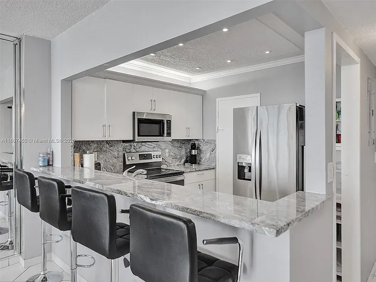 3725 S Ocean Dr #1506 — Photo 29