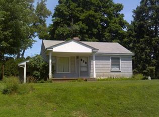 2744 Loon Lake Rd, Wixom, MI 48393