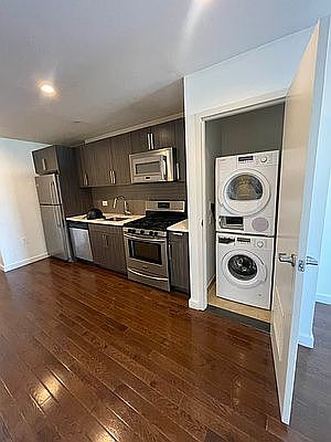 1st image of 12-15 Broadway #5D