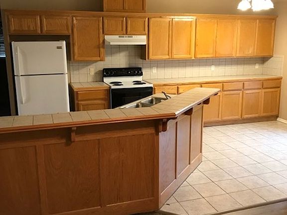 4th image of 1841 Parkridge Dr