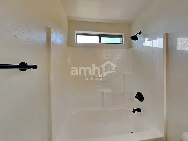 17238 W Maui Ln — Photo 19