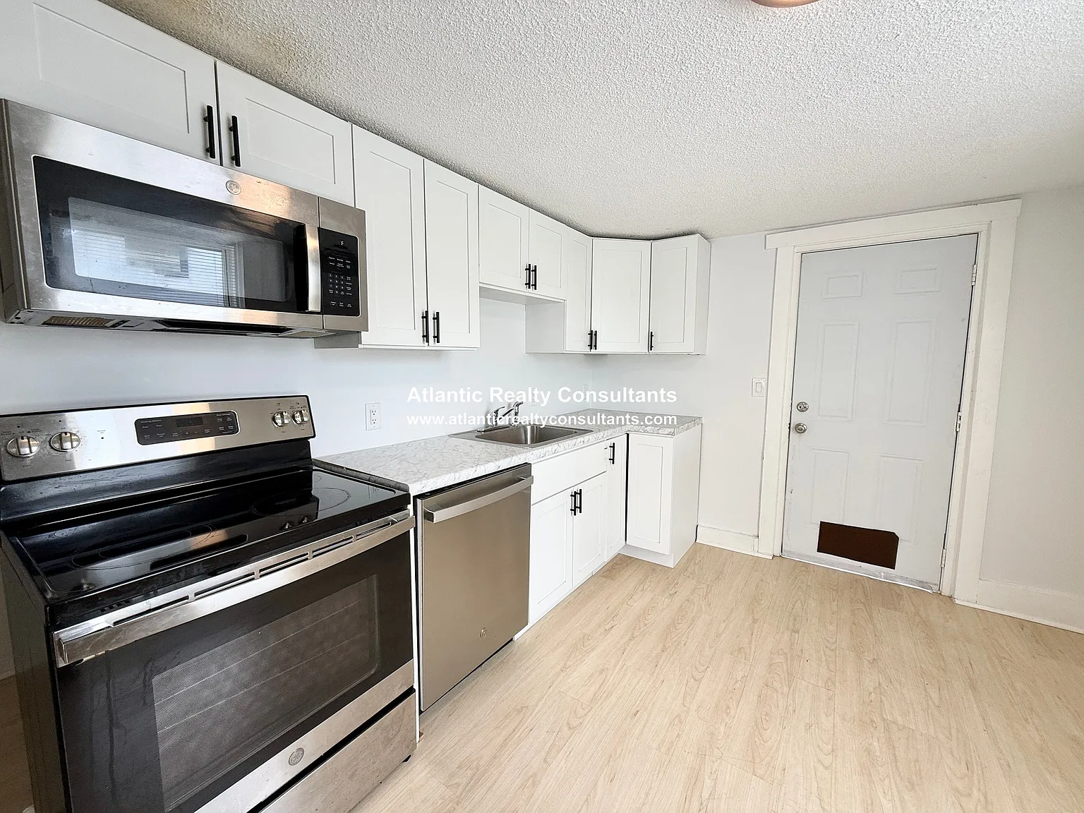 1 bed, 500 sqft, $2,200 — Photo 4