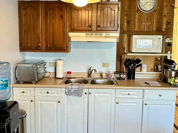 5th image of 2180 Country Club Dr APT 220