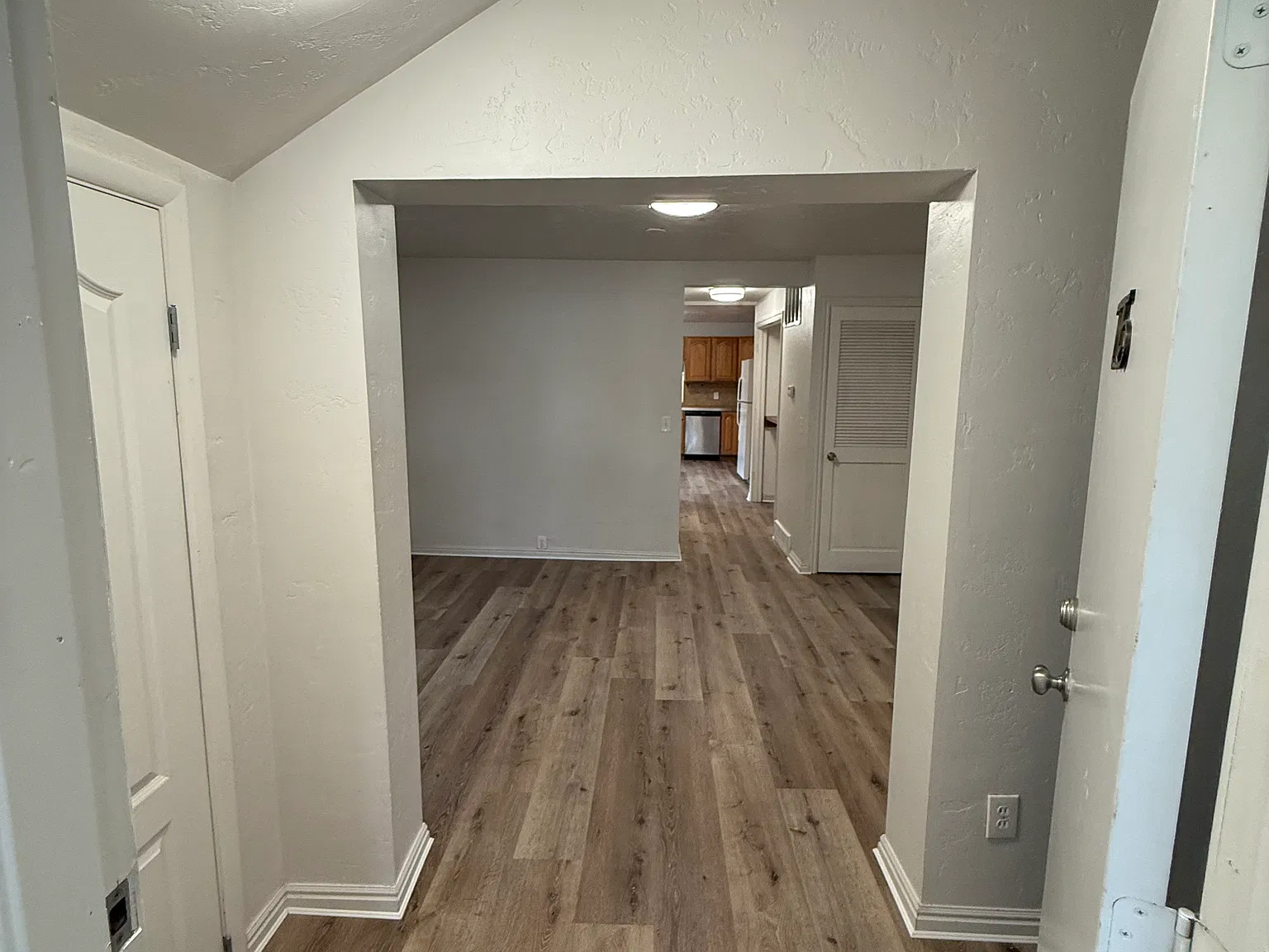3 bed, 1950 sqft, $2,300 — Photo 4