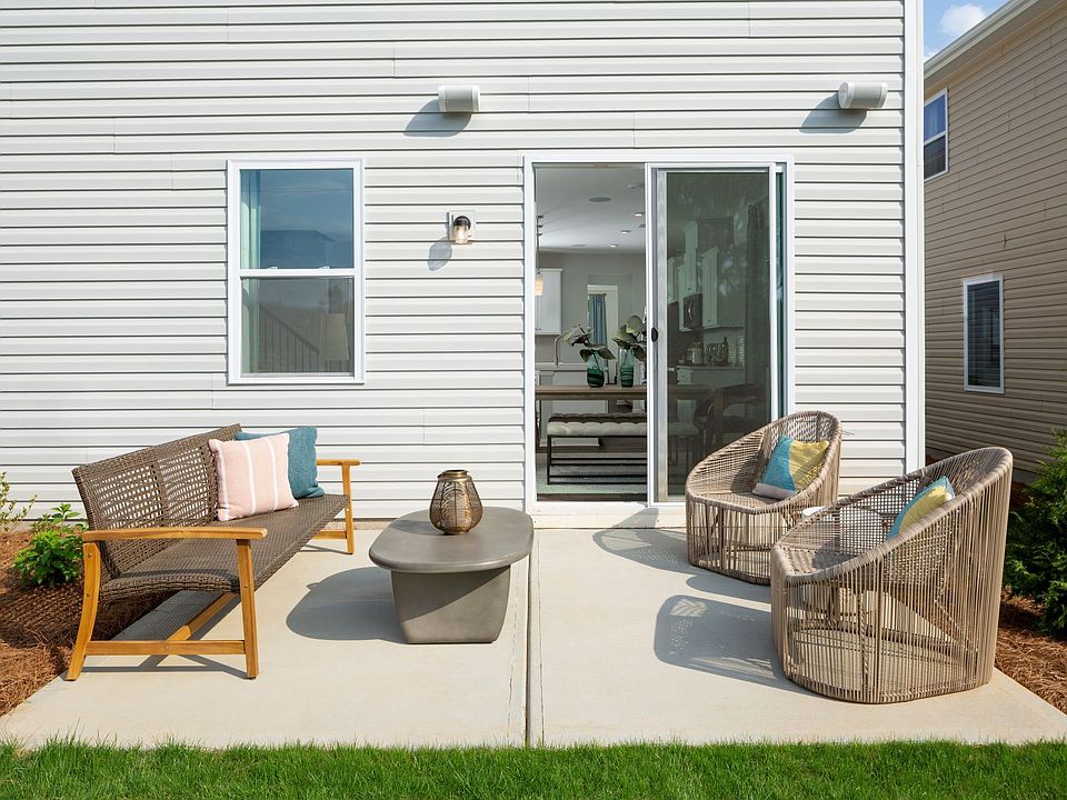 Photo representation of the Crosby model. Colors, finishes and options will vary.