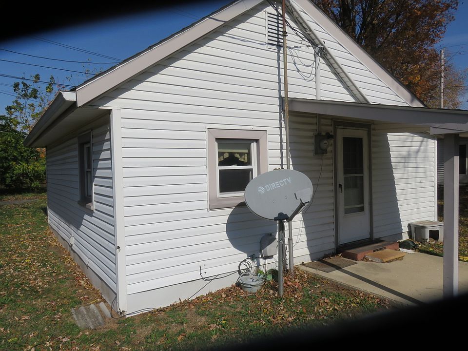 1st image of 108 1/2 E School St