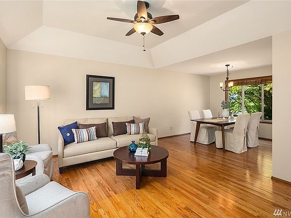 4th image of 1060 NW Inneswood Dr