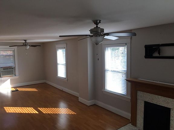 2nd image of 2860 Erie Ave