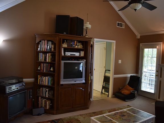 3rd image of 314 Fulcher Dr