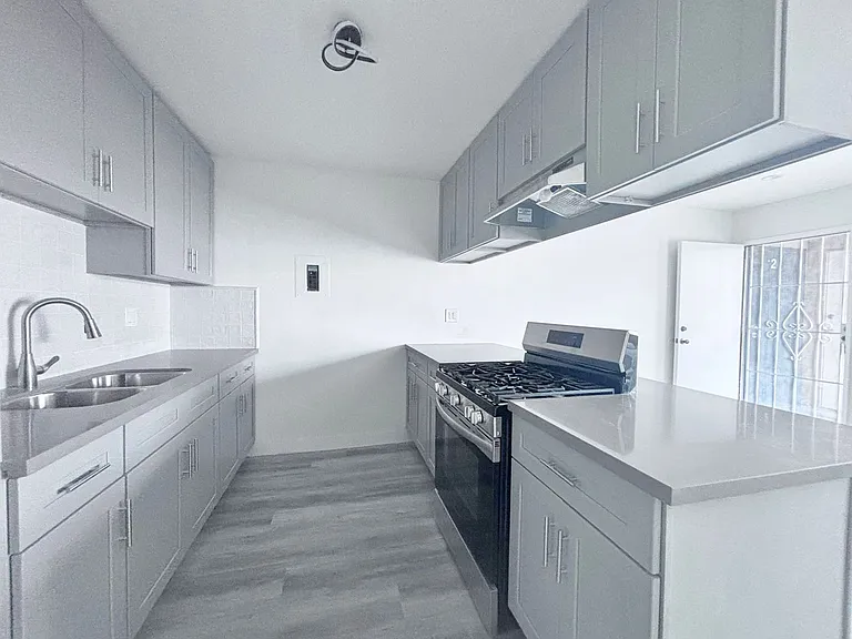 bro1052 — Photo 1