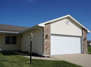 3338 Boulder Ridge Dr, Champaign, IL 61822