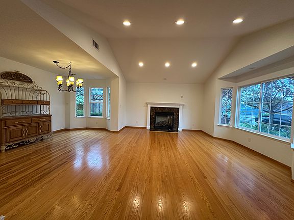 4th image of 4238 Latimer Ave