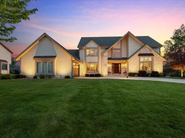 W150N10707 Cherry LANE, Germantown, WI 53022