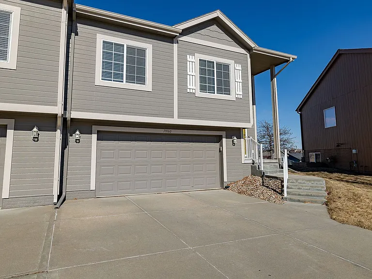 19160 Drexel Cir — Photo 2