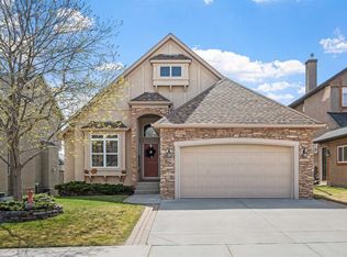 183 NE Discovery Ridge Way SW, Calgary, AB T3H5G3