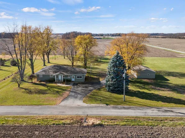 9942 N 400th Rd W, Huntington, IN 46750