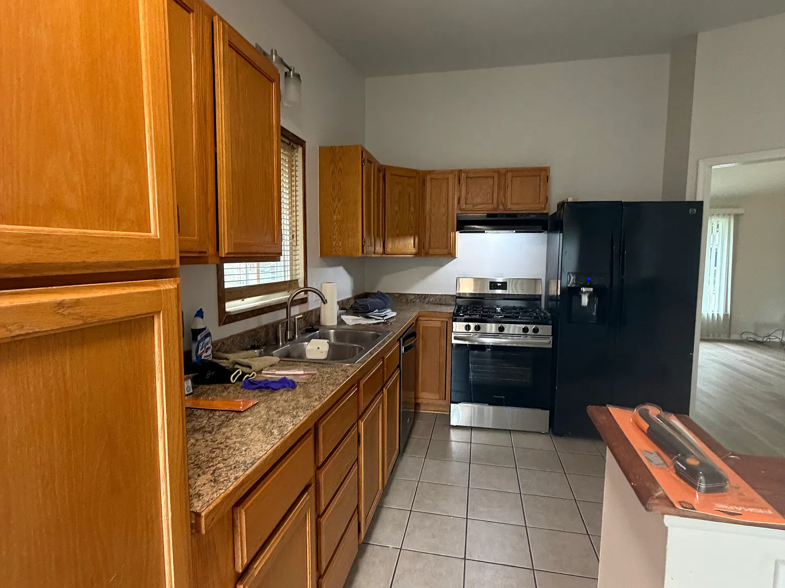 3 bed, 1.5 bath, 1015 sqft, $1,850 — Photo 4