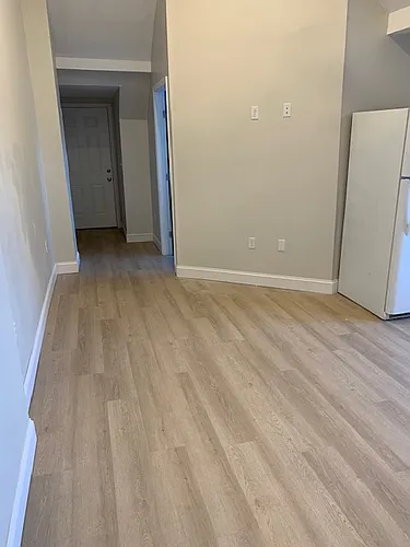 1037 Hepburn St Photo 1