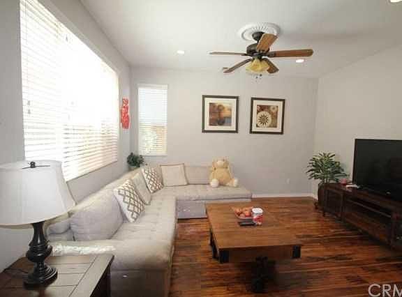 4th image of 1934 Valentine Cir