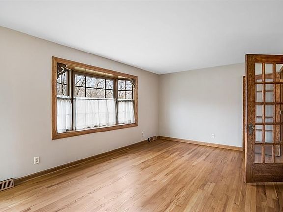 4th image of 8034 Brookwood Dr NE