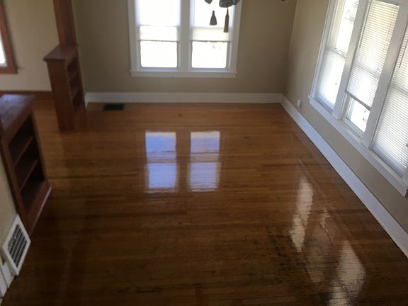 4th image of 325 Milburn Ct