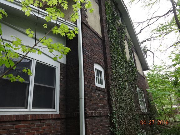 3rd image of 384 Arcadia Ave